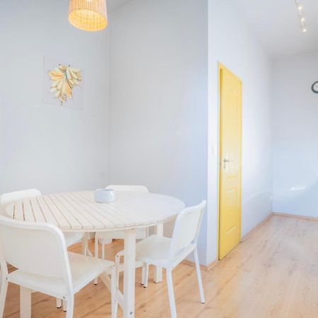 Klau10 Studio Apartment In Party District. Boedapest Buitenkant foto