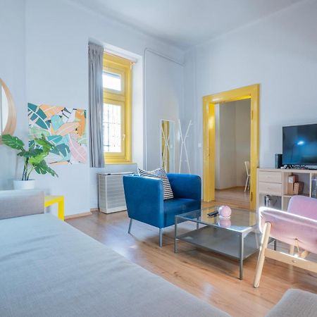 Klau10 Studio Apartment In Party District. Boedapest Buitenkant foto